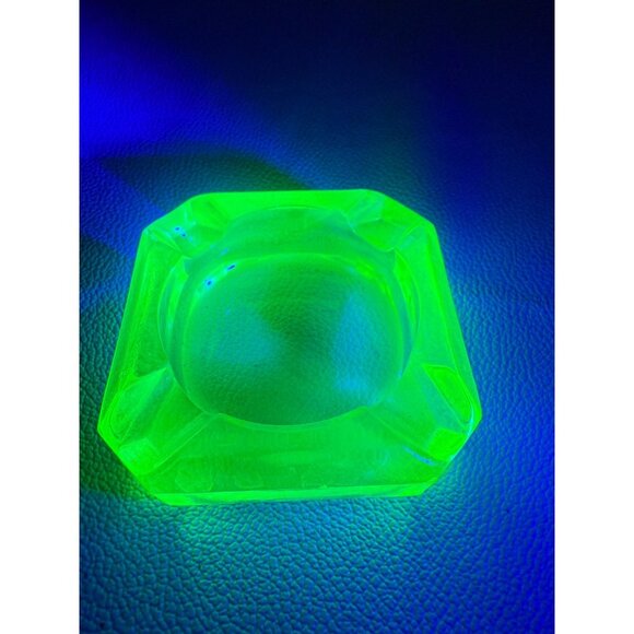 Cambridge Glass Ashtray Holder & 4 Ashtrays 5 Piece Set Multicolor Vaseline - Picture 4 of 7